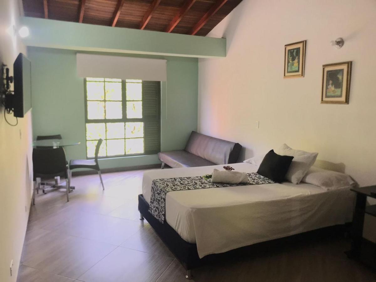 Apartahotel Avanti 麦德林 外观 照片